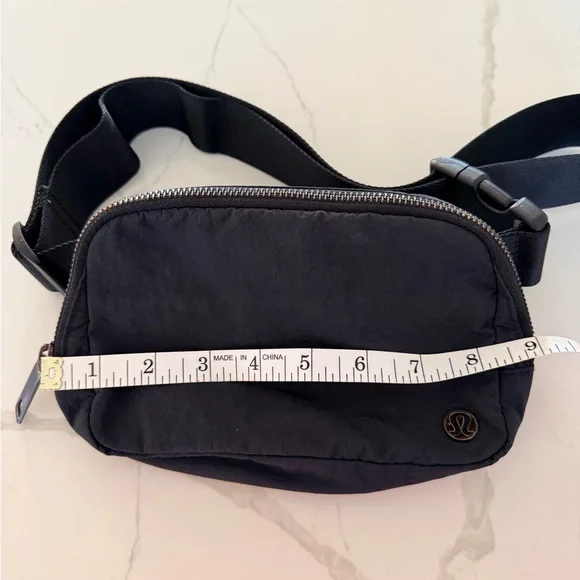 Lululemon Crossbody Bag & Card Case - Picture 12 of 16